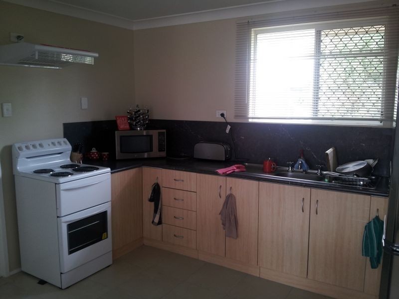 2/3 Butler Street, New Auckland QLD 4680