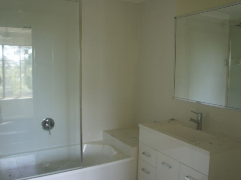 4/127 Toolooa Street, Toolooa QLD 4680