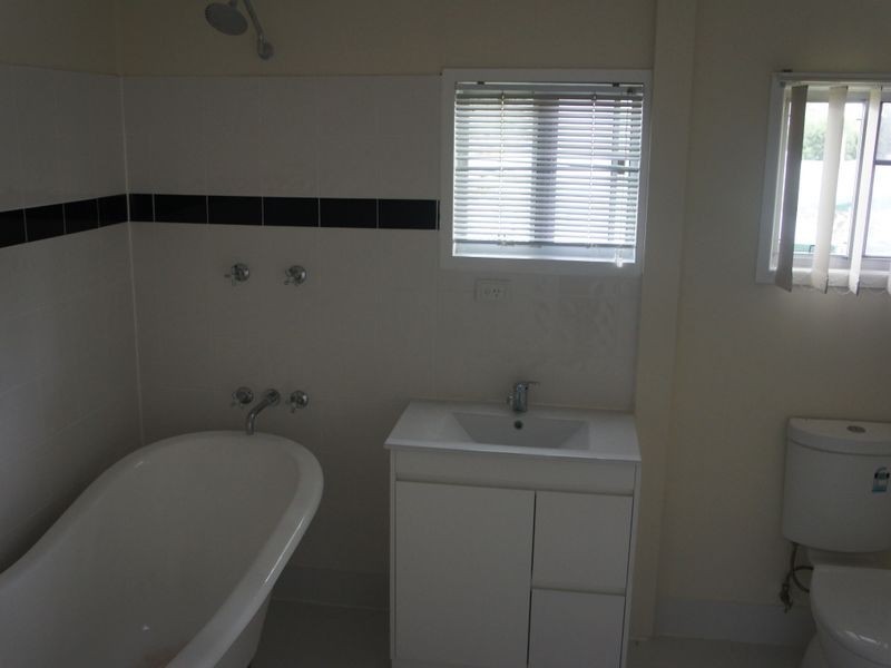 10 Schafer Street, Clinton QLD 4680