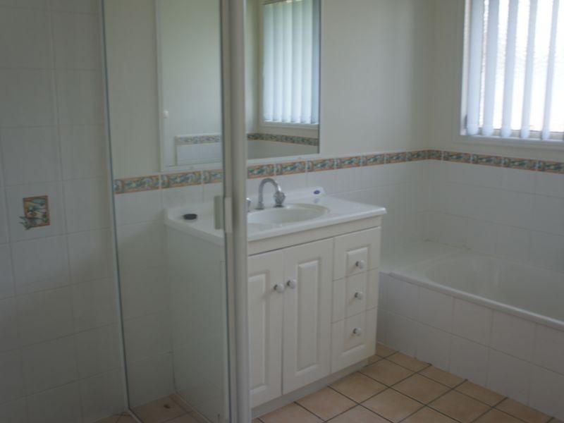 11 Sandringham Close, Telina QLD 4680