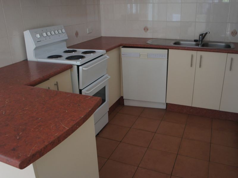 6B JACARANDA COURT, New Auckland QLD 4680