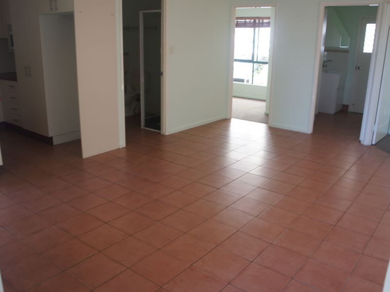 6B JACARANDA COURT, New Auckland QLD 4680