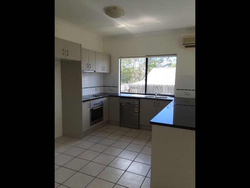 24 Viewpoint Way, New Auckland QLD 4680