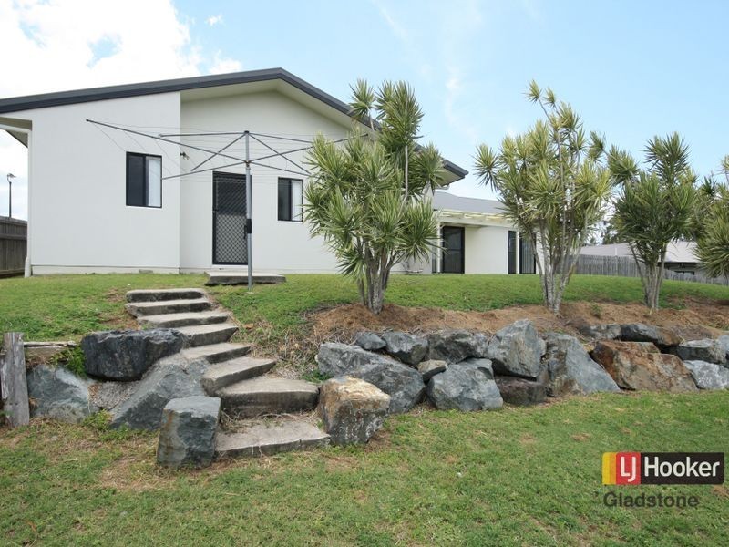 24 Viewpoint Way, New Auckland QLD 4680