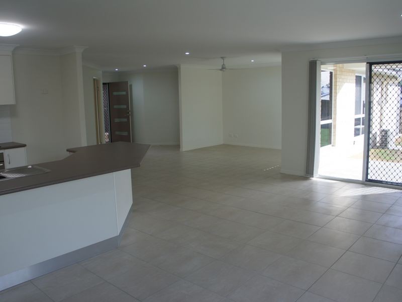 3 Eccles Close, Kirkwood QLD 4680