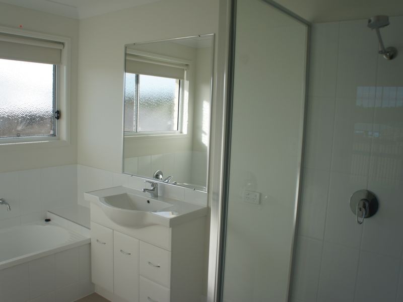 3 Eccles Close, Kirkwood QLD 4680