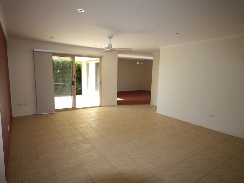 16 Bristol Place, Clinton QLD 4680