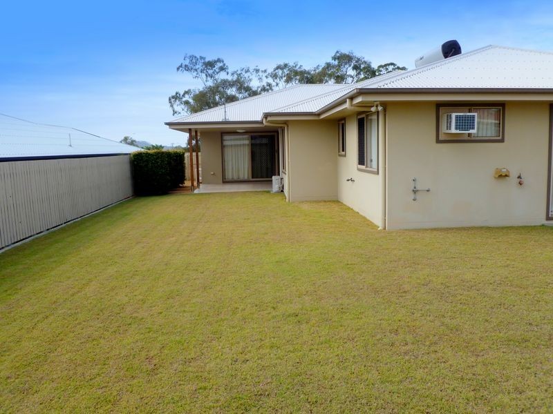 16 Bristol Place, Clinton QLD 4680