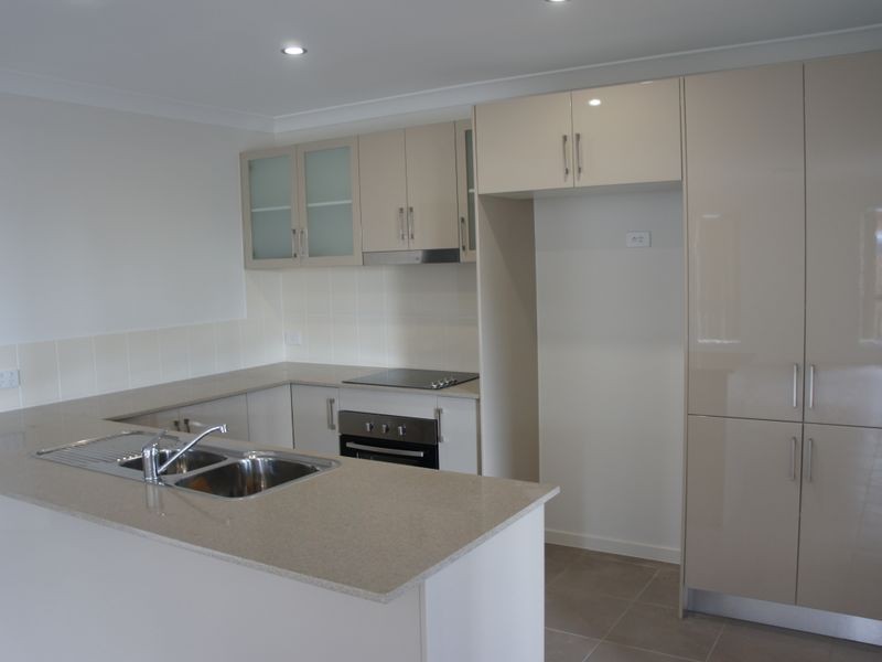 35 Florey Place, Kirkwood QLD 4680