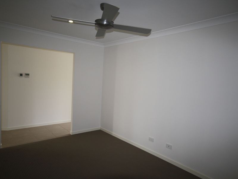 35 Florey Place, Kirkwood QLD 4680