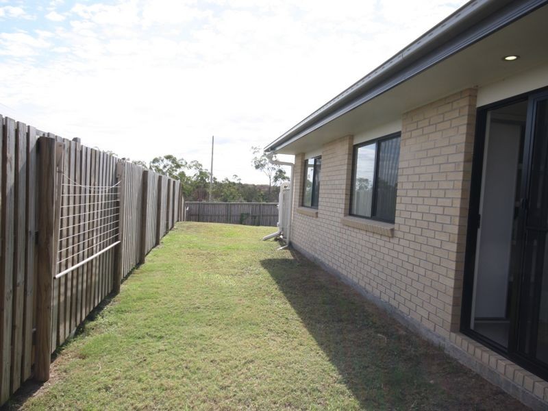 35 Florey Place, Kirkwood QLD 4680