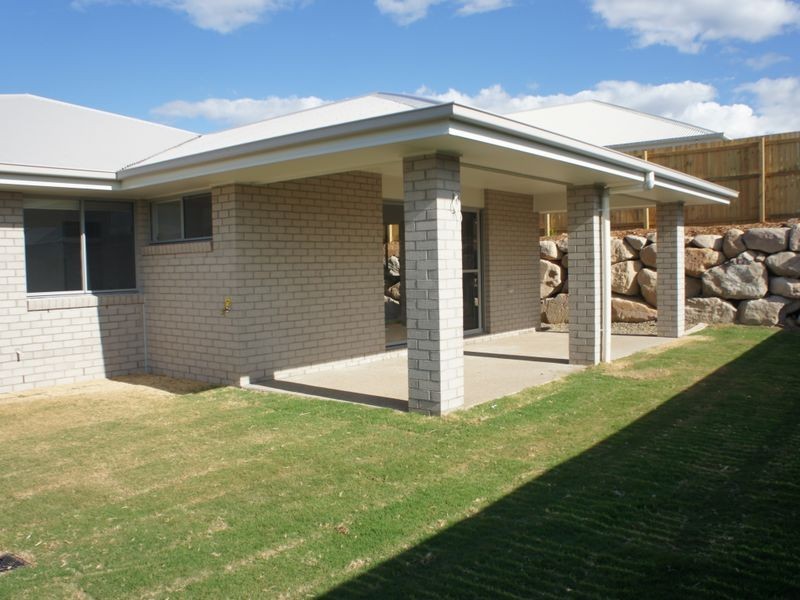 8 Blaxland Court, Glen Eden QLD 4680