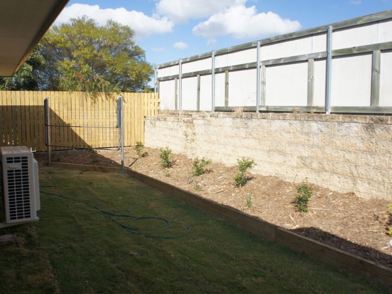 2/113 Dixon Drive, Telina QLD 4680