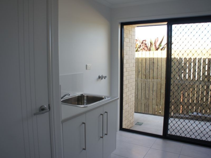 2/113 Dixon Drive, Telina QLD 4680