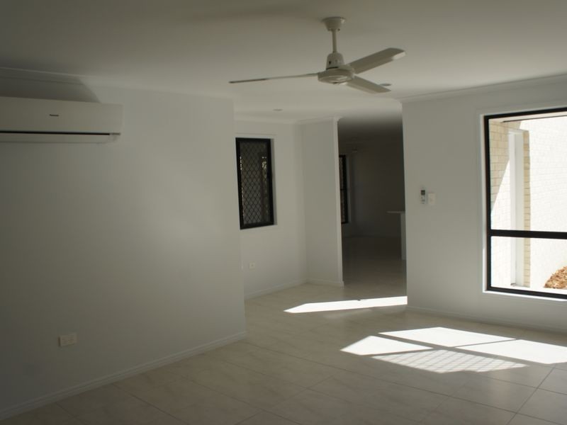 2/113 Dixon Drive, Telina QLD 4680