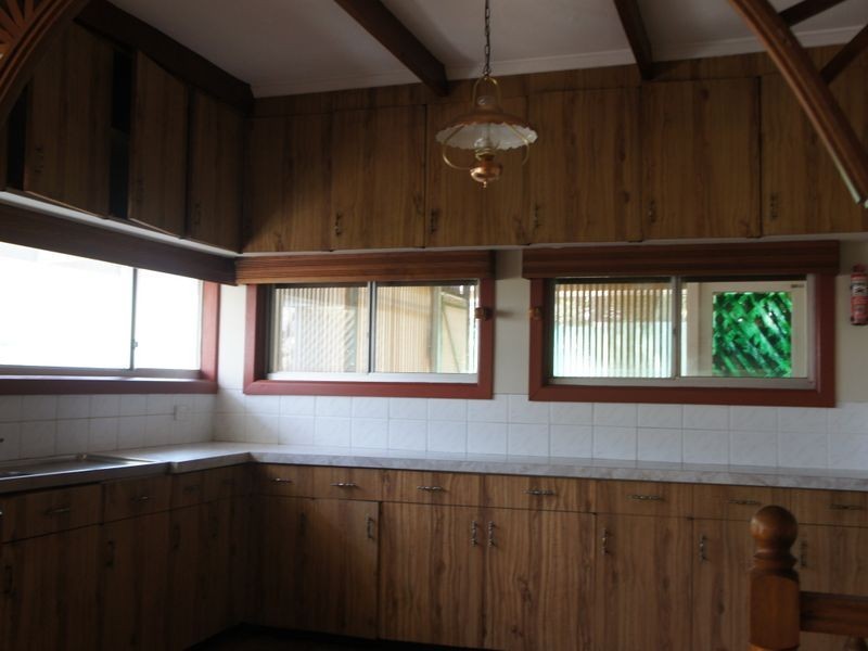 8 Glenlyon Street, Gladstone QLD 4680