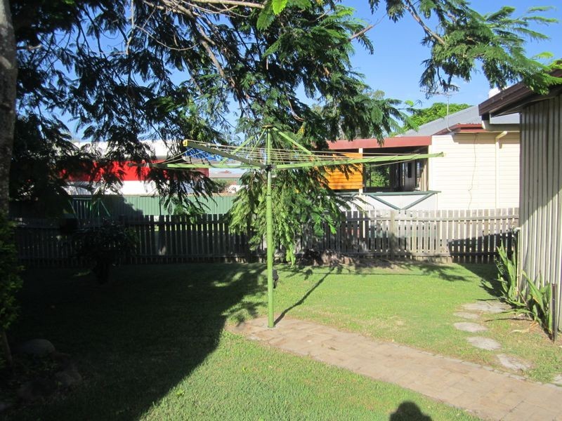 6 Agnes Street, South Gladstone QLD 4680