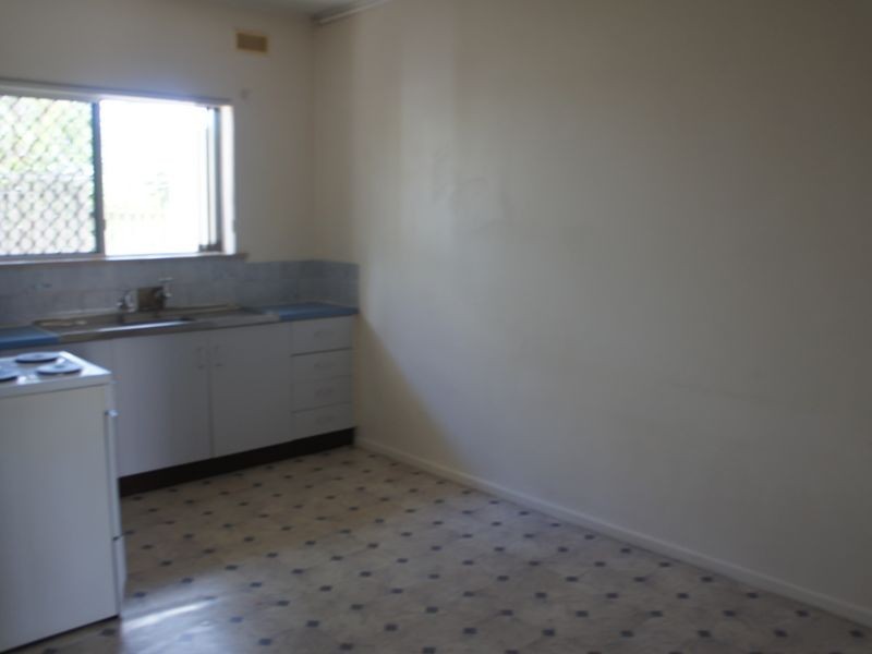 2/135 Toolooa Street, Toolooa QLD 4680