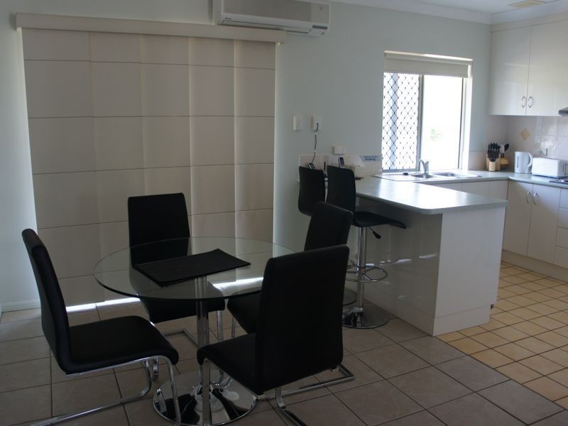 2/5 Pacific Court, Kin Kora QLD 4680