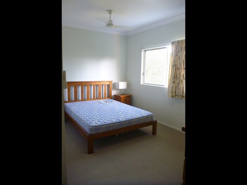 2/5 Pacific Court, Kin Kora QLD 4680