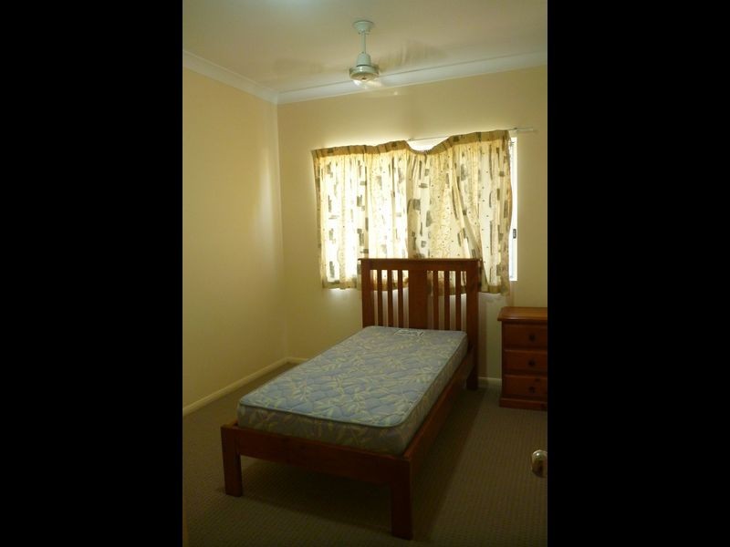 2/5 Pacific Court, Kin Kora QLD 4680