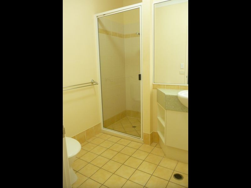 2/5 Pacific Court, Kin Kora QLD 4680