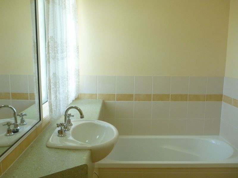 2/5 Pacific Court, Kin Kora QLD 4680