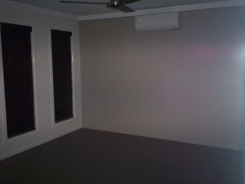 6 Briffney Street, Kirkwood QLD 4680