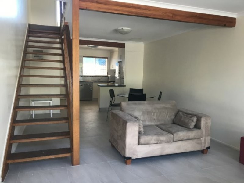 Unit 4/20 Short Street, South Gladstone QLD 4680