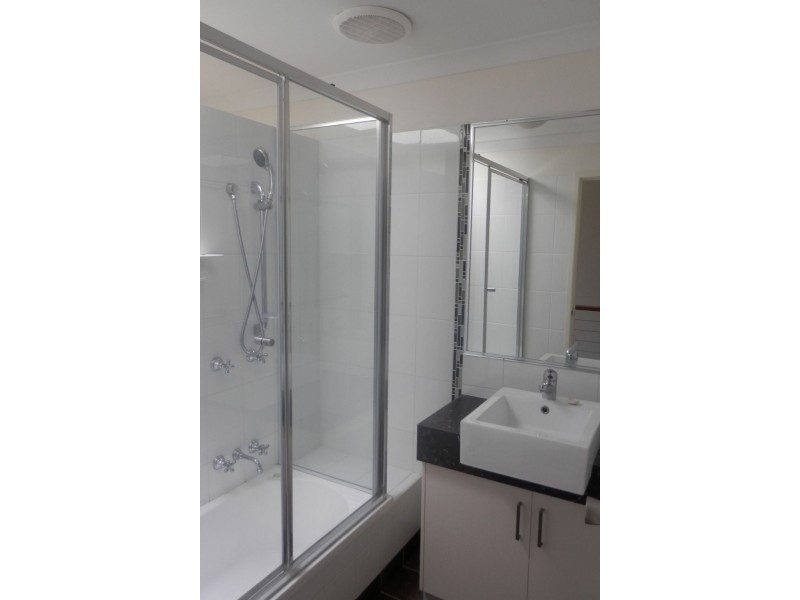 Unit 4/20 Short Street, South Gladstone QLD 4680