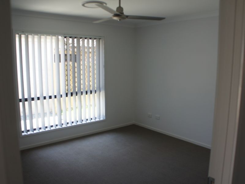 25 Peter Corones Drive, Kirkwood QLD 4680