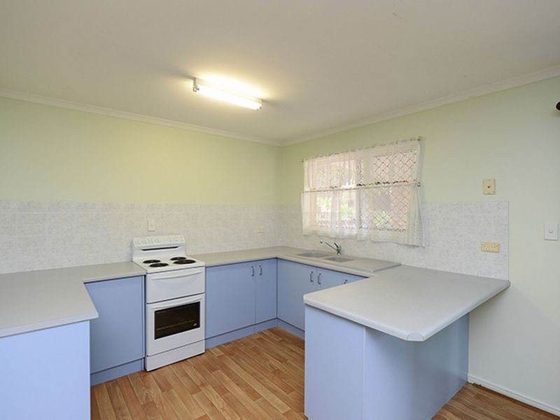 14 Ferguson Crescent, West Gladstone QLD 4680