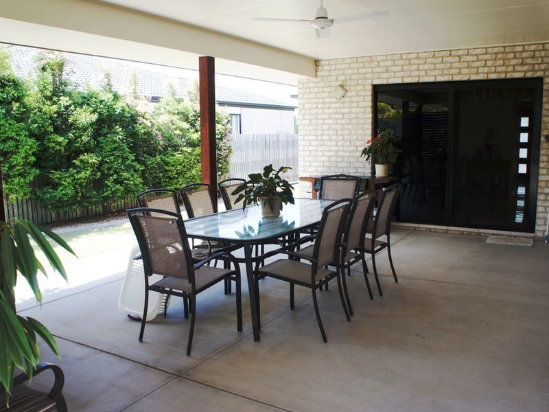 27 Dolphin Terrace, South Gladstone QLD 4680