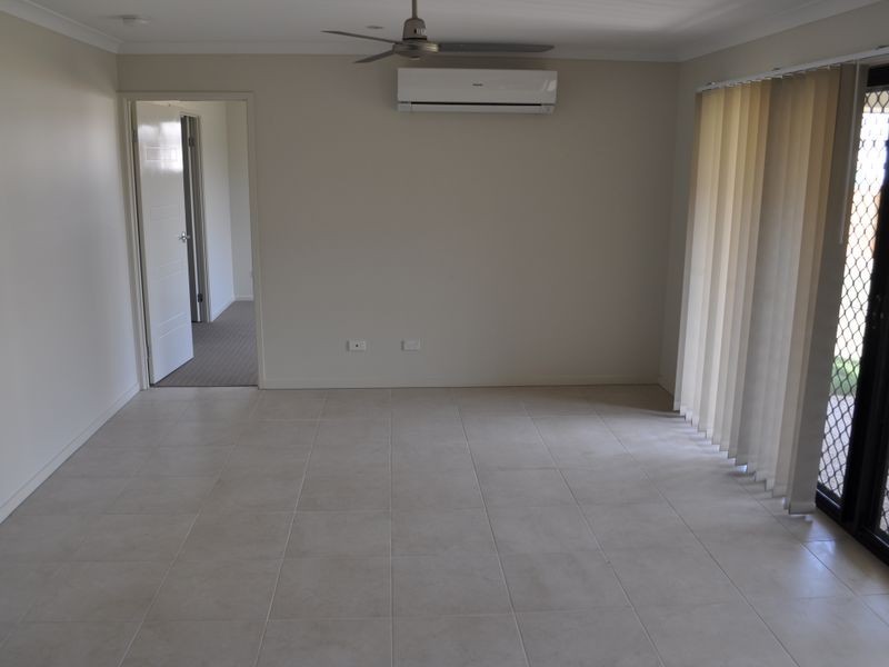 31 Seagull Boulevard, Kirkwood QLD 4680