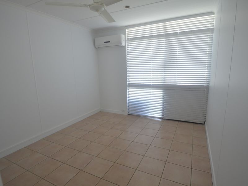 2/6 Lilly Street, Boyne Island QLD 4680