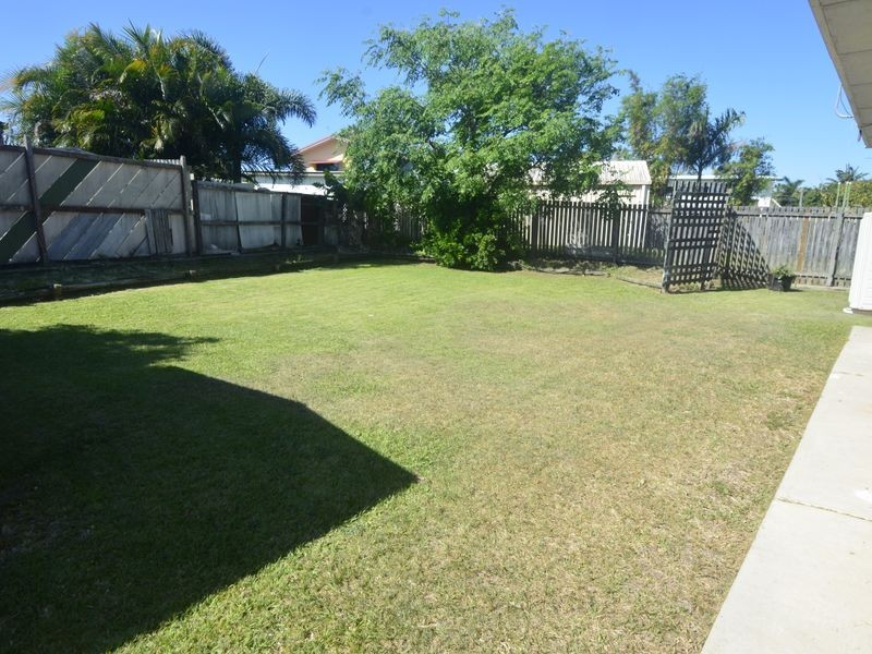 2/6 Lilly Street, Boyne Island QLD 4680