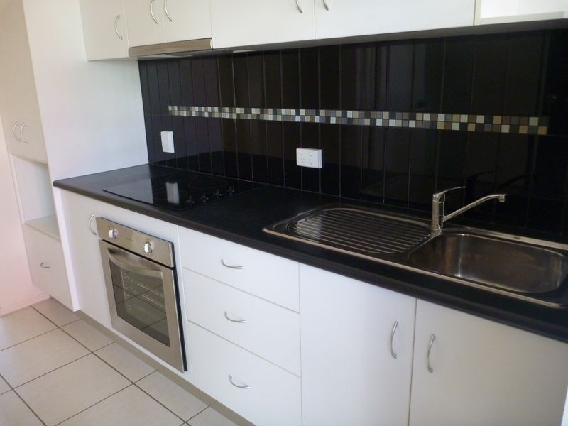 2/6 Sam Street, West Gladstone QLD 4680