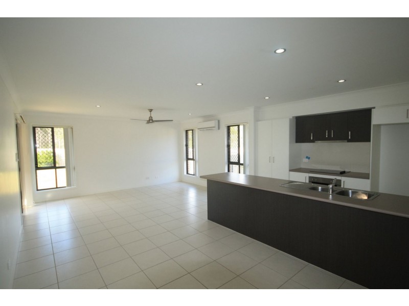 12 Kandel Court, Kirkwood QLD 4680