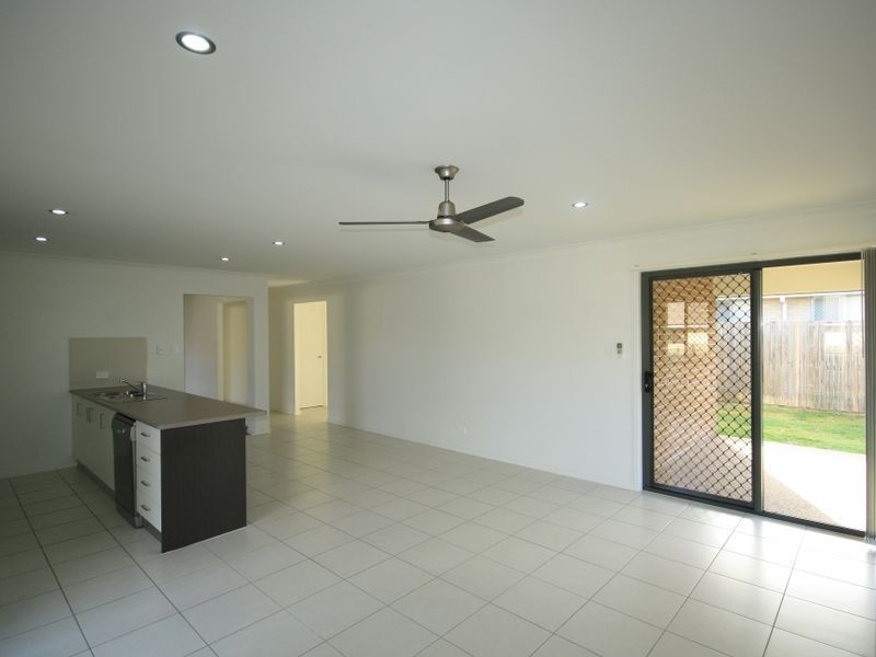 12 Kandel Court, Kirkwood QLD 4680