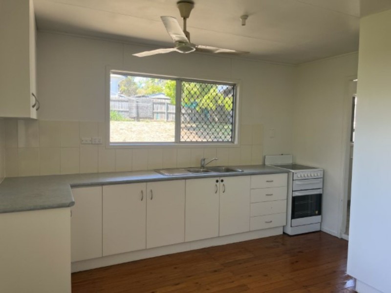 46 Squire Street, Toolooa QLD 4680