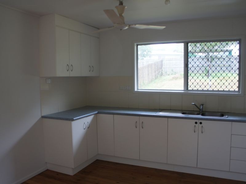 46 Squire Street, Toolooa QLD 4680