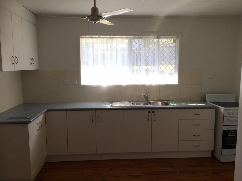 46 Squire Street, Toolooa QLD 4680