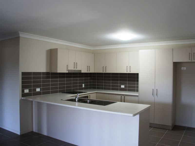 21 Winpara Drive, Kirkwood QLD 4680