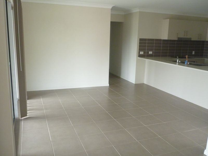 21 Winpara Drive, Kirkwood QLD 4680