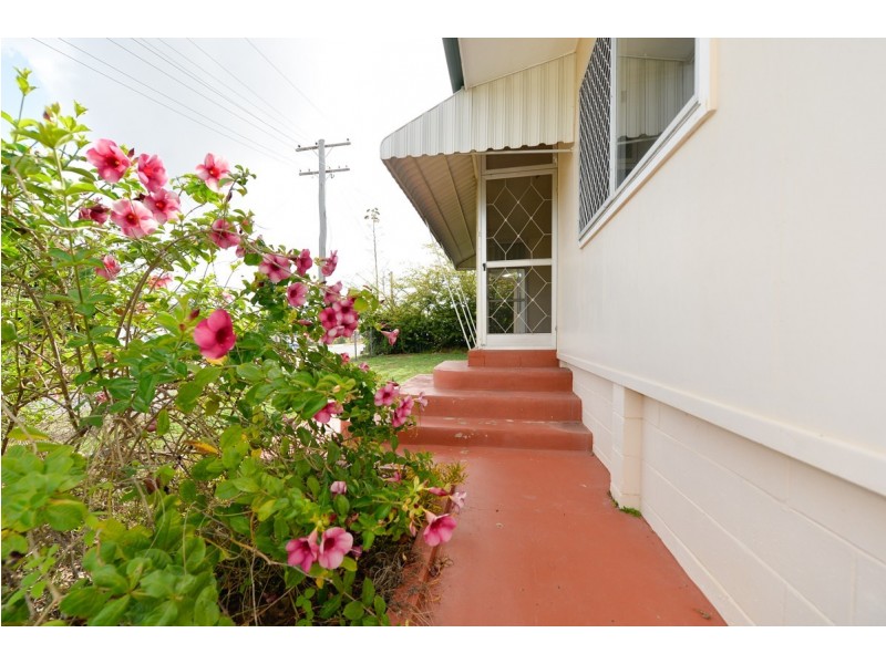 27 Cockatoo Drive, New Auckland QLD 4680