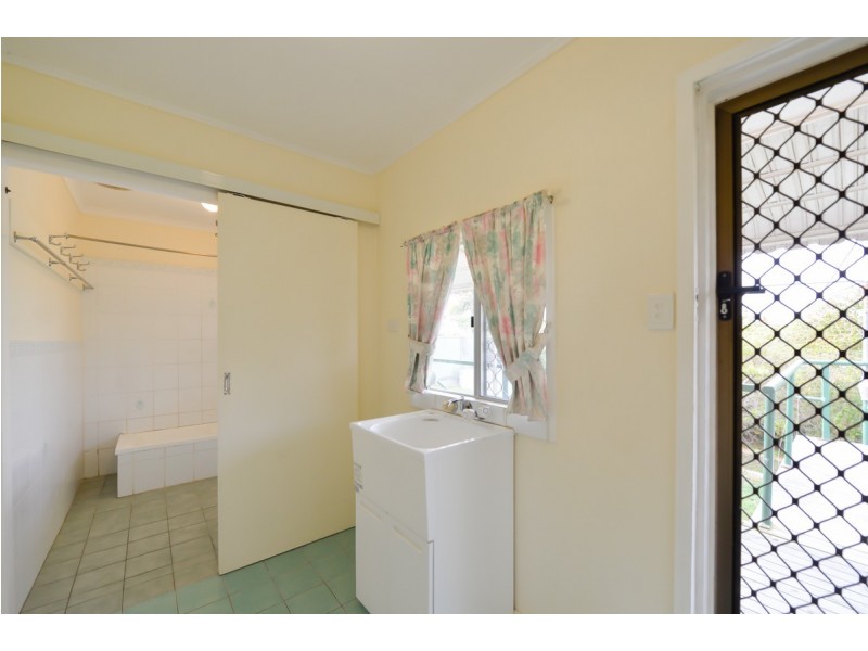 27 Cockatoo Drive, New Auckland QLD 4680