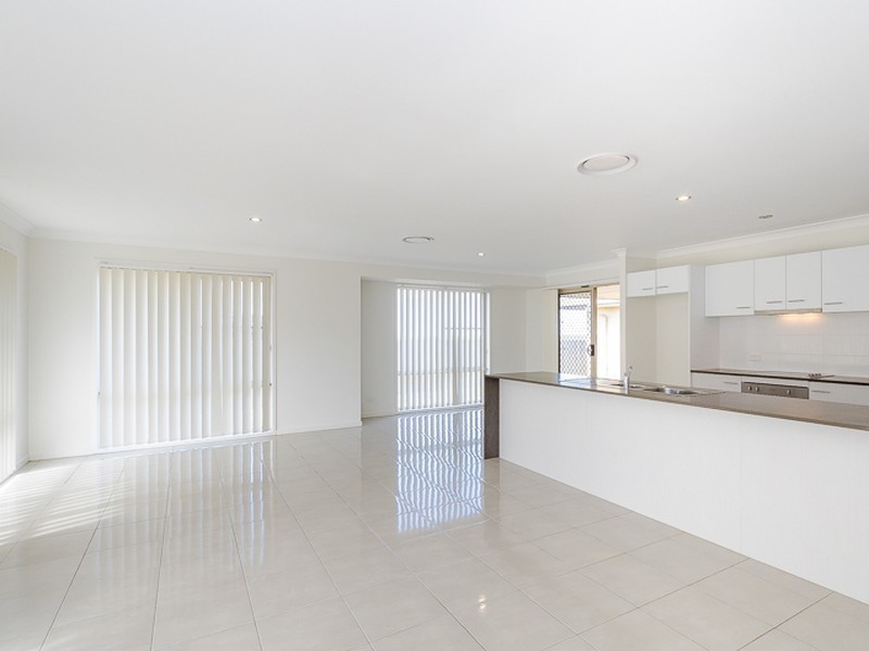 6 Dampier Court, Glen Eden QLD 4680