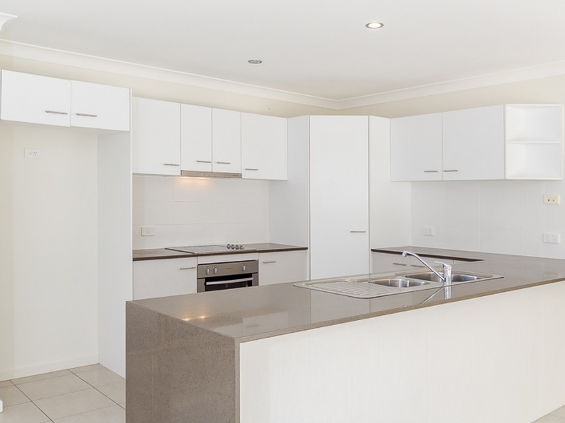 6 Dampier Court, Glen Eden QLD 4680