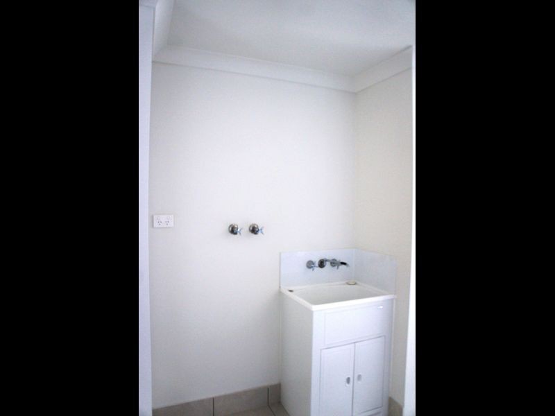 10 Kandel Court, Kirkwood QLD 4680