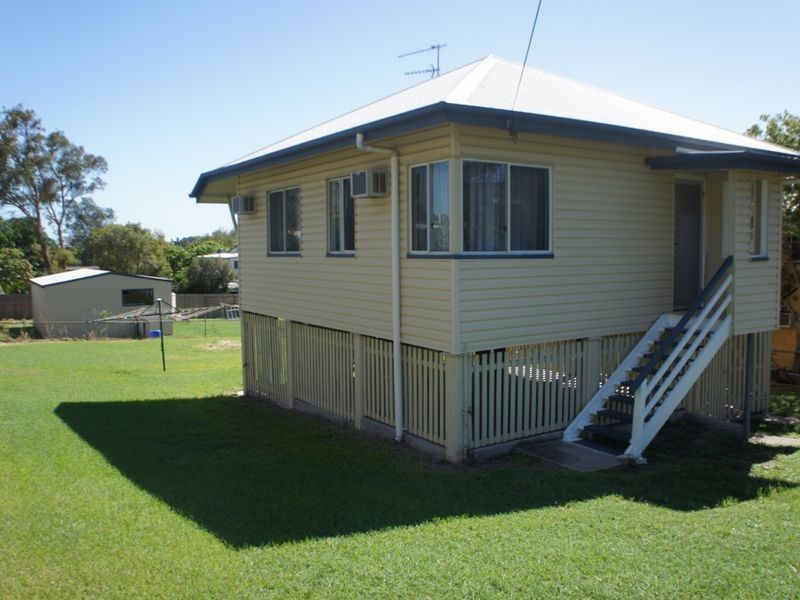 24 Roberts Street, South Gladstone QLD 4680